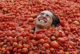 Spanish town charges for La Tomatina food fight