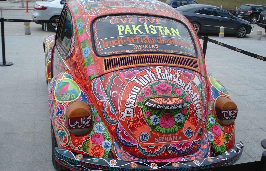Pak 'truck artist' displays culture of pre-partition Punjab