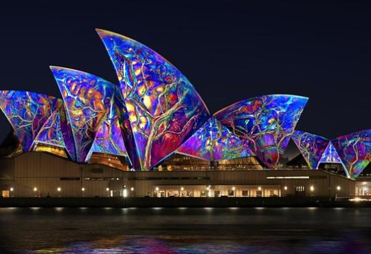Vivid Sydney festival to bring $20 million cash injection to New South Wales