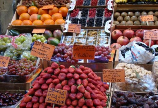 Italy adopts new law to reduce food waste