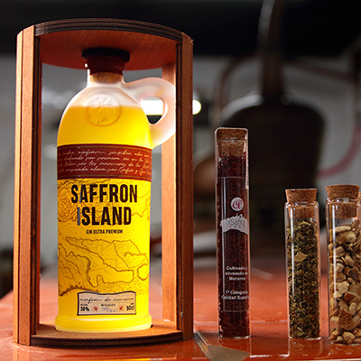 18. Menorca 2022_Food gift_Saffron Island Gin_3