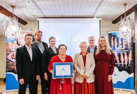 Saimaa European Region of Gastronomy 2024, Award Ceremony, Taste Saimaa, Kuvassa Jami Holtari, Markus Hirvonen, Anu-Anette Varho, Sari Kaasinen, Diane Dodd Pentti Mäkinen, Eevamari Lahtinen, 12.1.2023, Juva Kuva Anna-Katri Hänninen